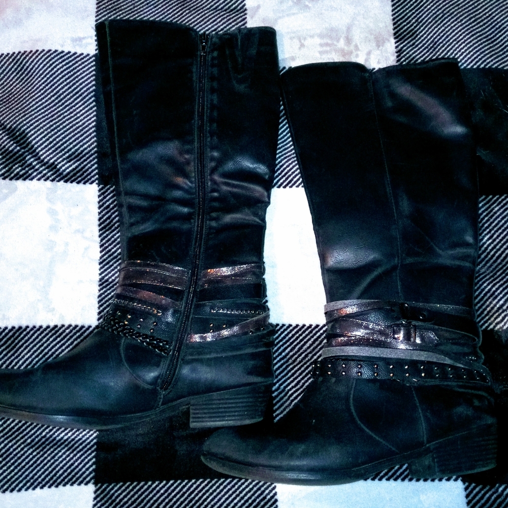 Leather boots